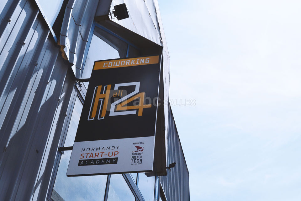 Hall 24 - Façade