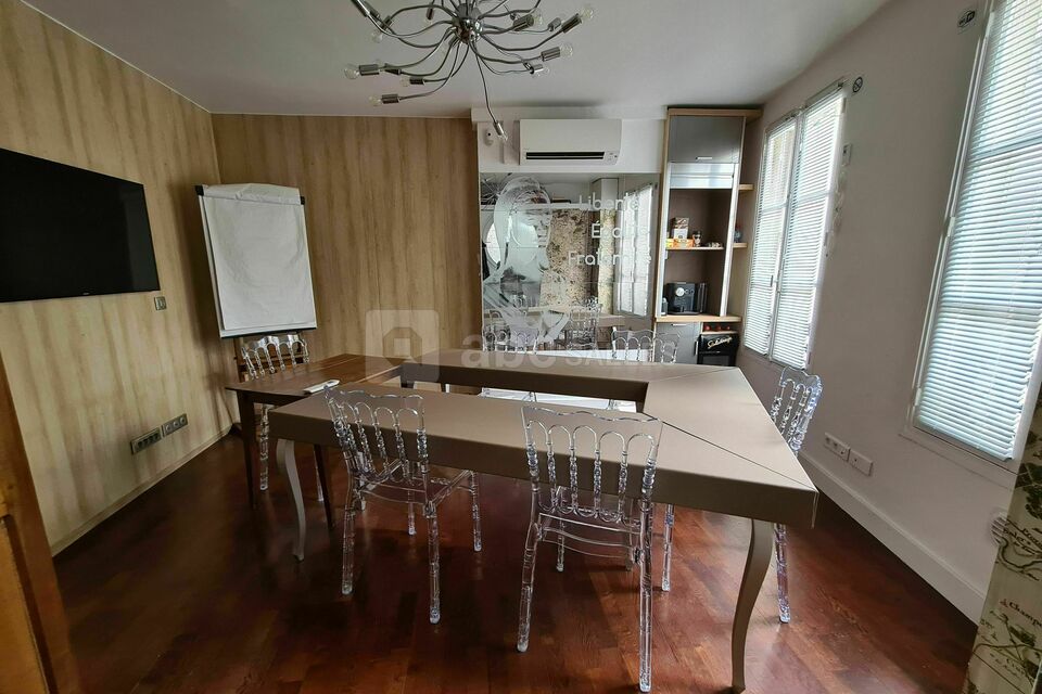 Bureau - Salon Cafétéria Salle de Réunion