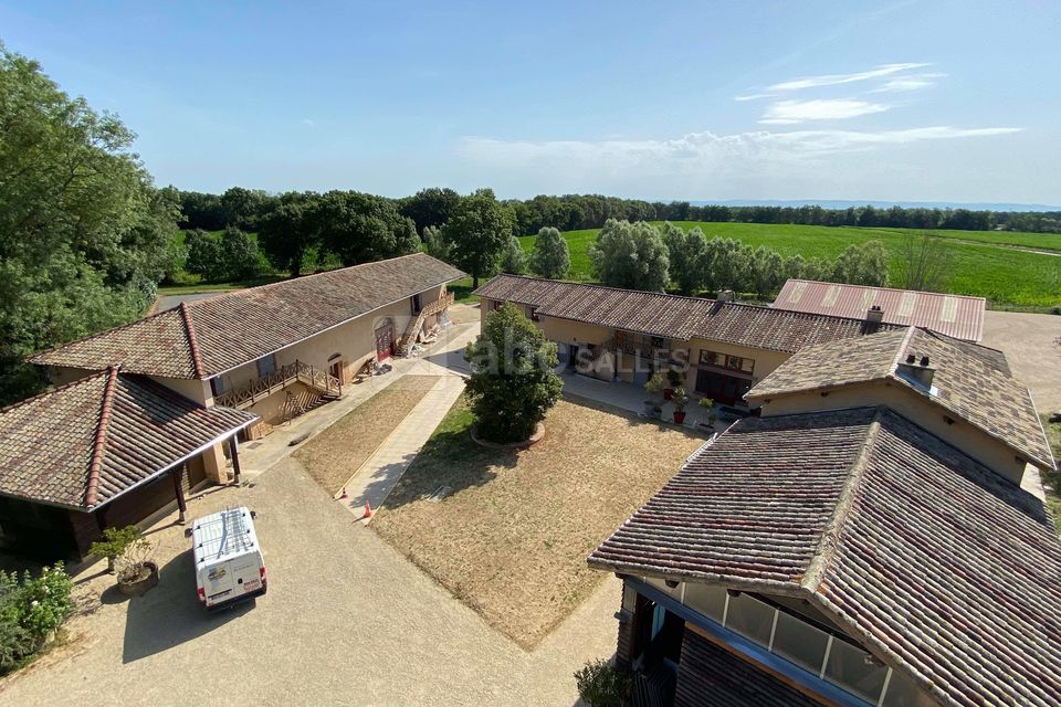Le Charmay
