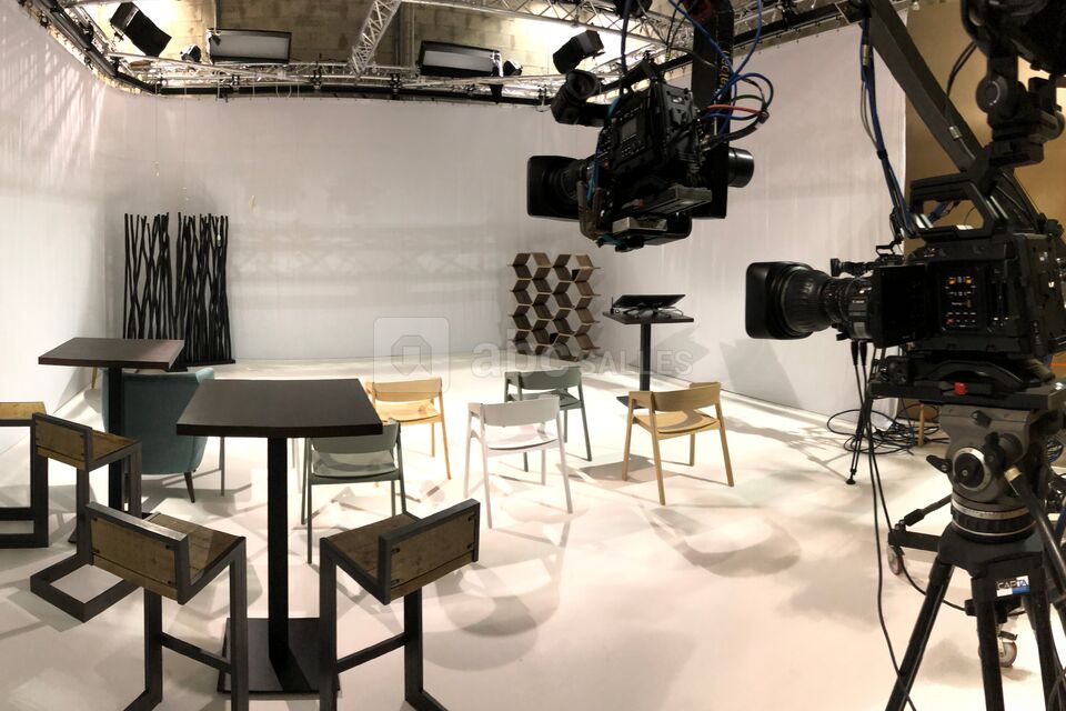 Studio 10