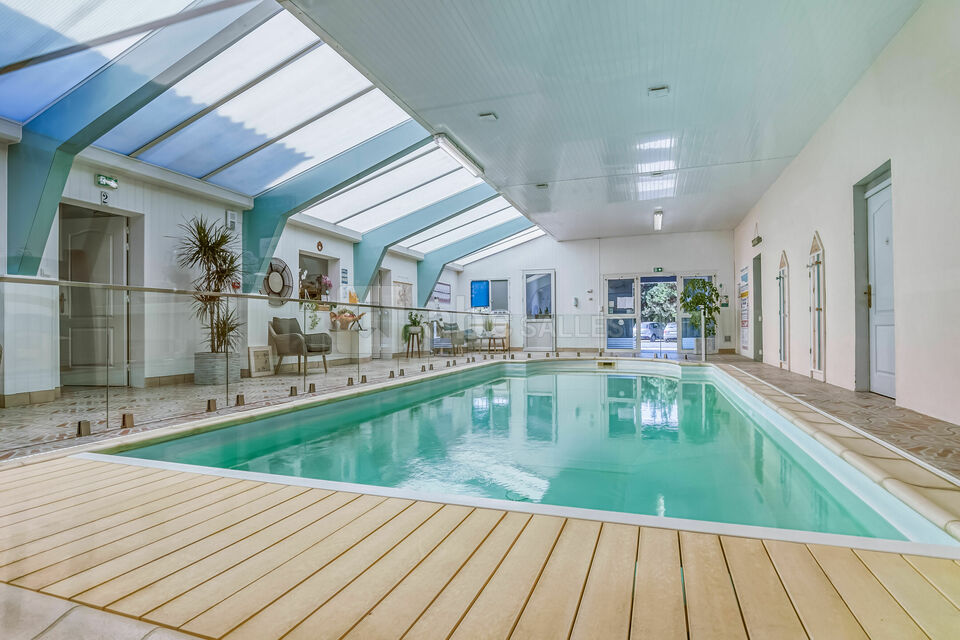 Piscine couverte et chaufée