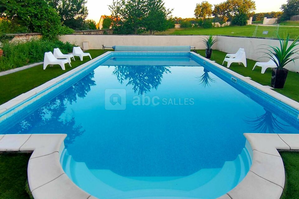 Piscine chauffée et sécurisée