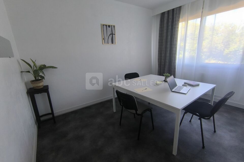 BUSINESS BOX (capacité 8 personnes max) coworking ou bureau indépendant
