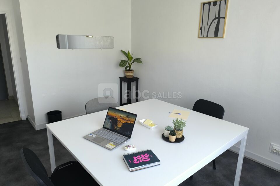 BUSINESS BOX (capacité 8 personnes max) coworking ou bureau indépendant