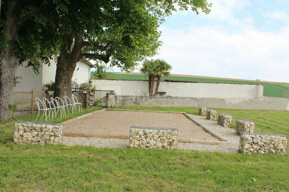 TERRAIN DE PETANQUE