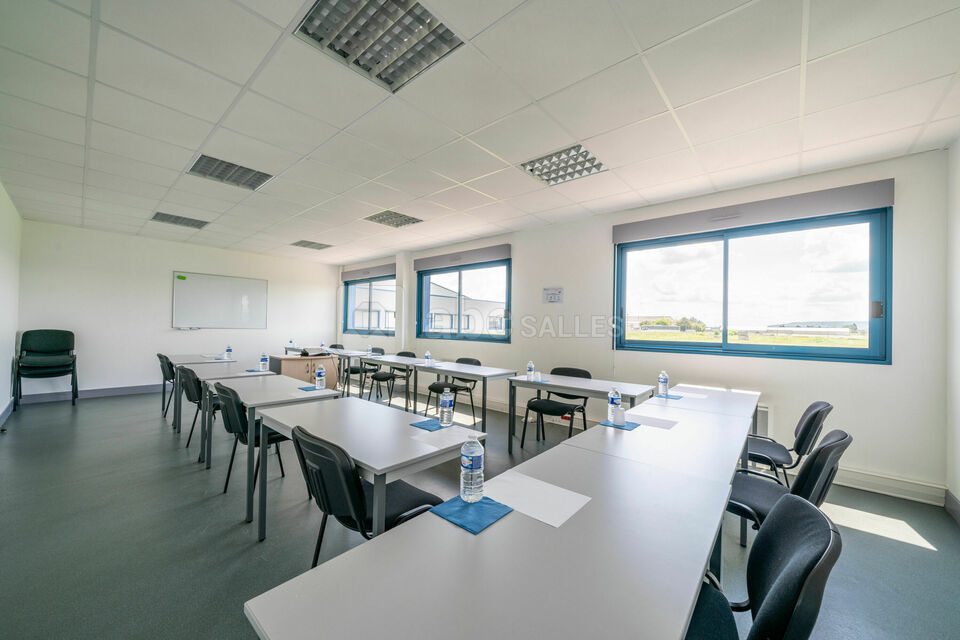 Salle réunion Saint Exupéry < 25 personnes