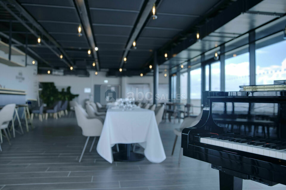 RESTAURANT ROOFTOP