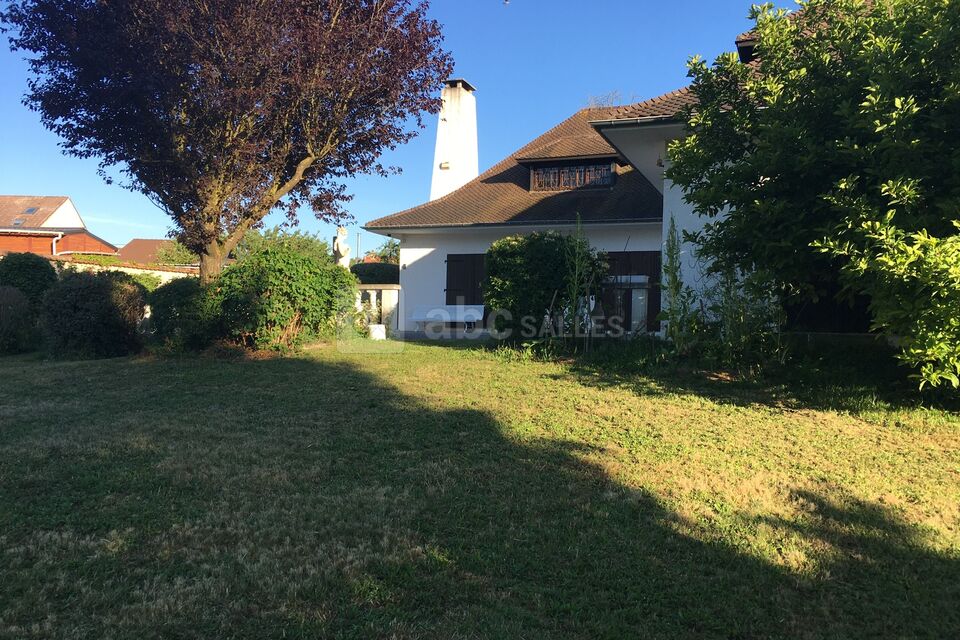 Maison Atypique de Caractére