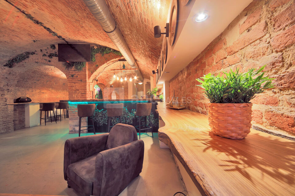 Cave Bar Atypique