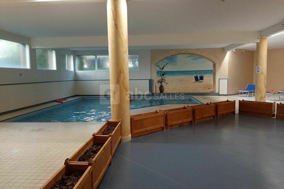 Piscine intérieure