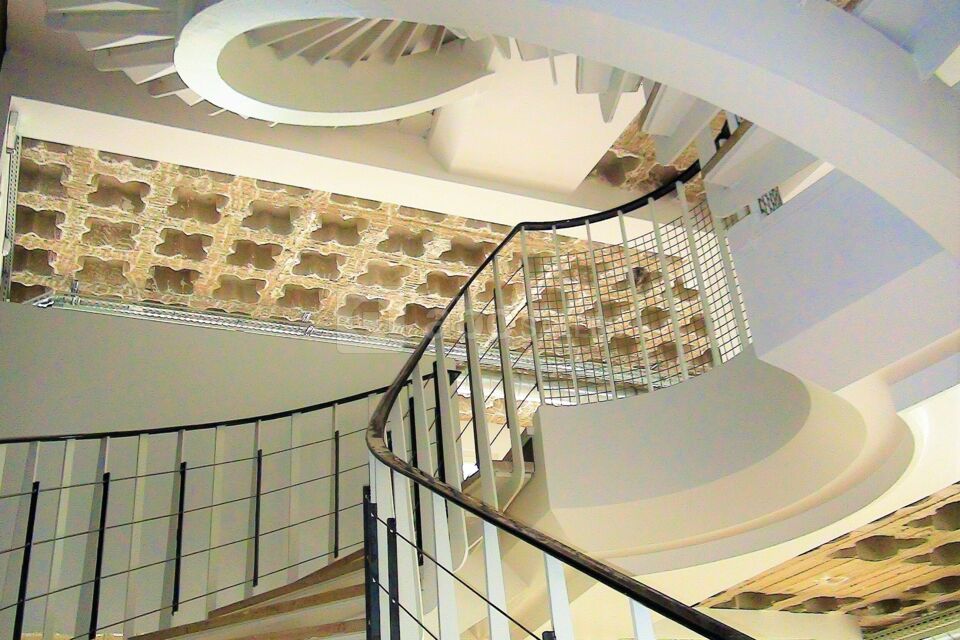 Escalier central de la galerie