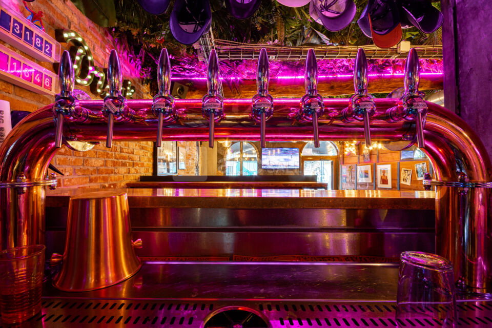 Bar
