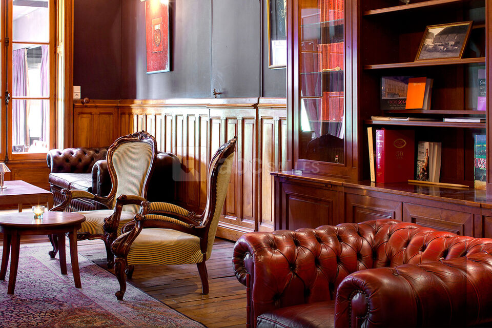Le salon bibliothèque