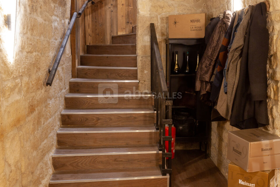 Escalier menant au Salon principal