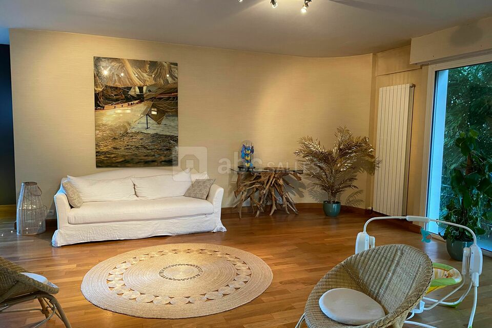 Villa Rochelaise au C Ur du Lafond