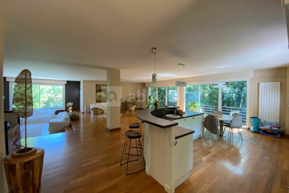 Villa Rochelaise au C Ur du Lafond