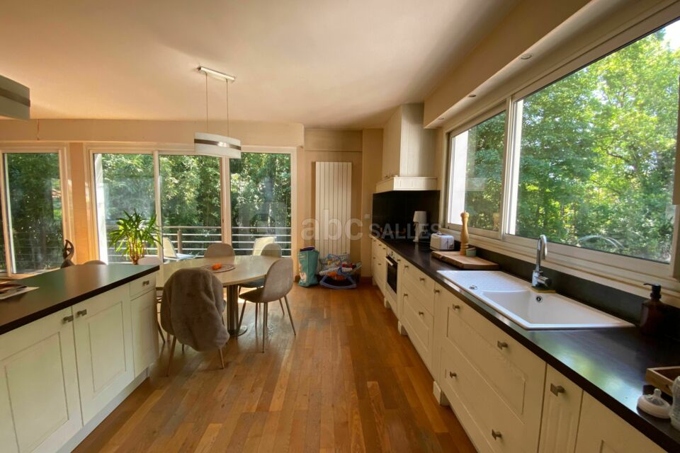 Villa Rochelaise au C Ur du Lafond