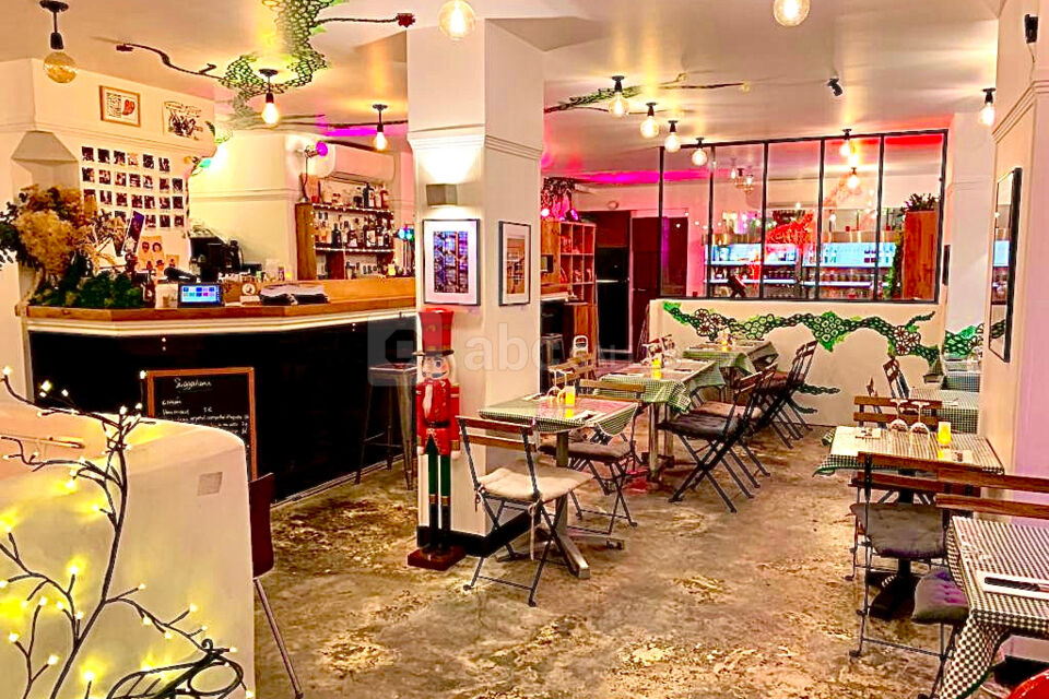 Salle principale avec son bar à Cocktails !