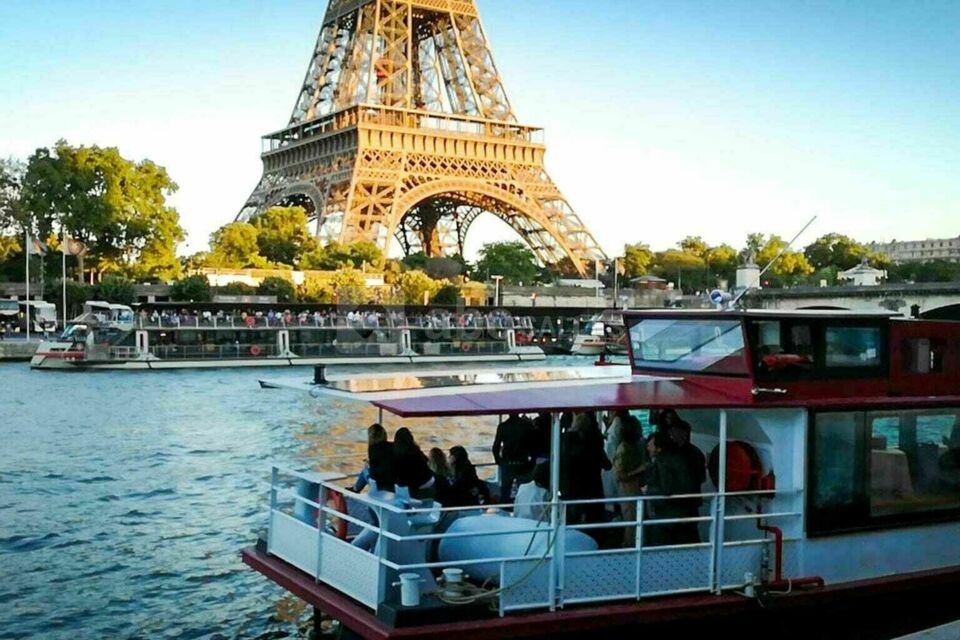 La Péniche Tour Eiffel
