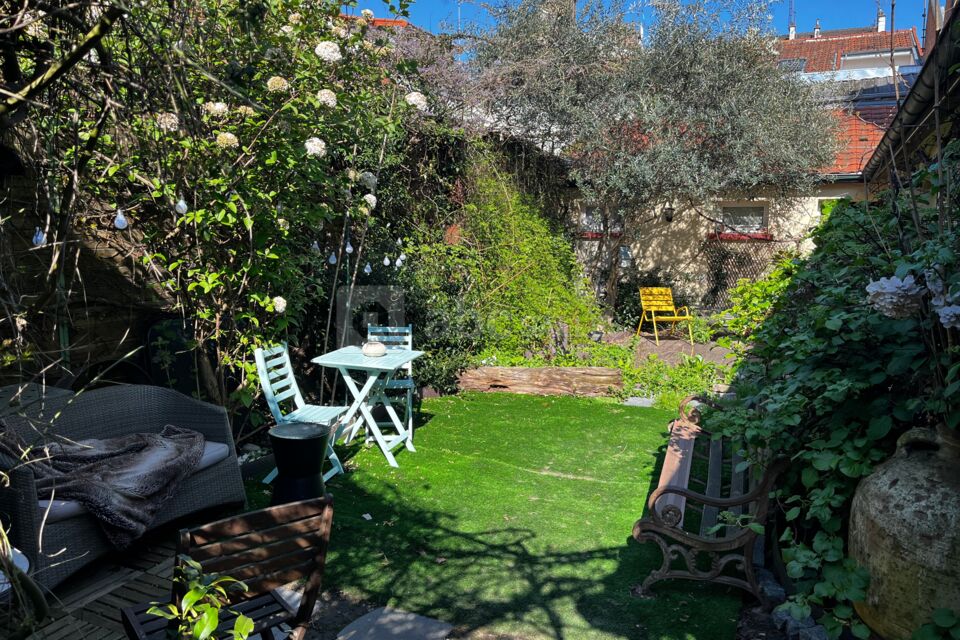 Le Décor À l'Envers