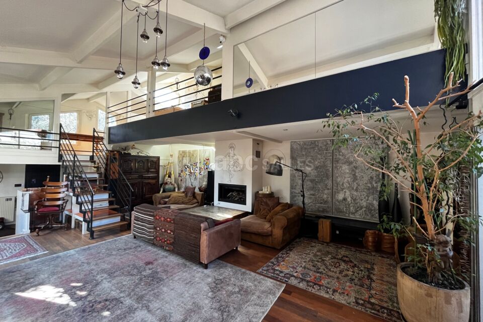 Le Décor À l'Envers