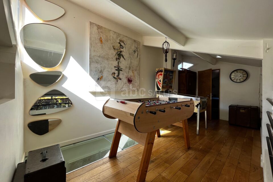 Le Décor À l'Envers