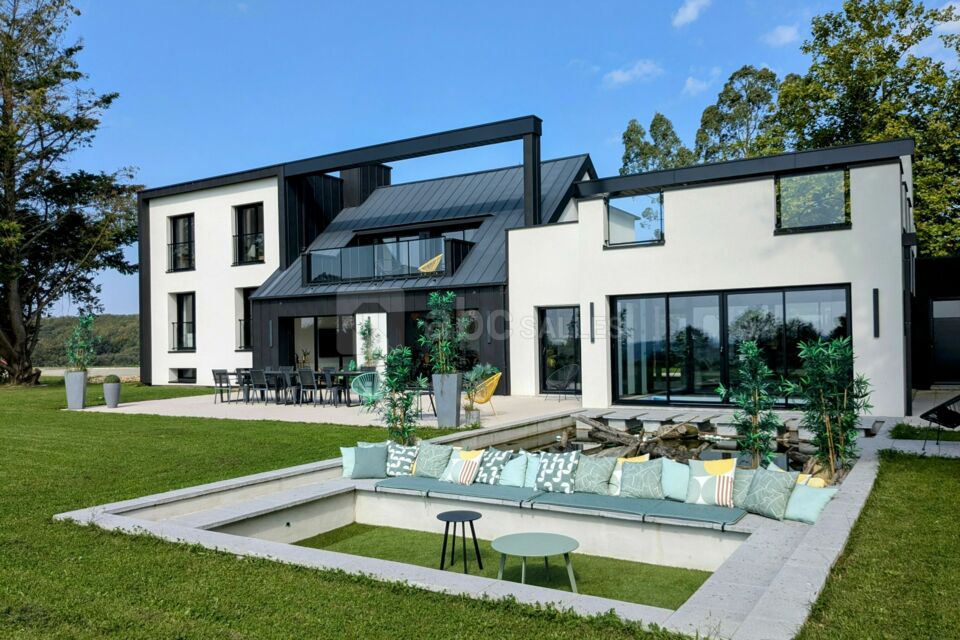 Villa Short Cravate