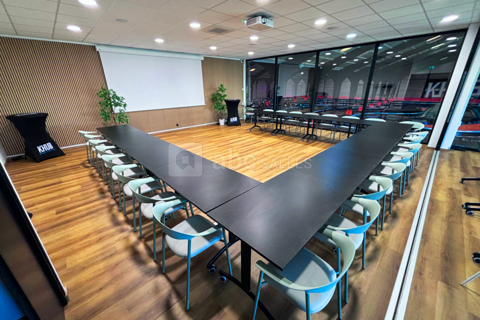 Salle 70m2 Redbull