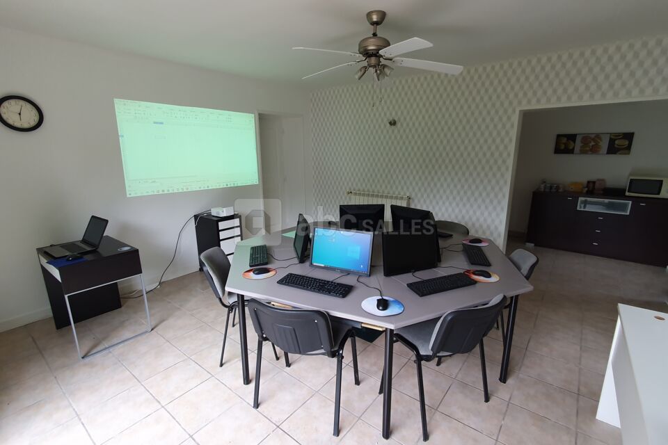 Salle informatique vue 3