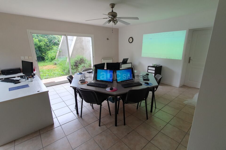 Salle informatique vue 4