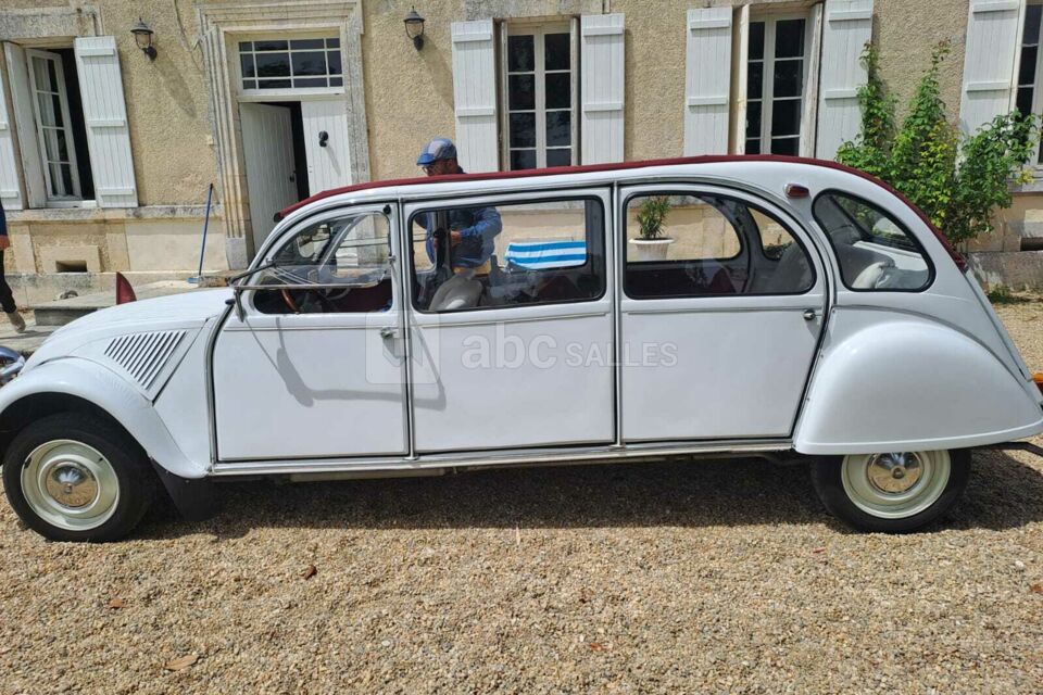Voiture deux chevaux