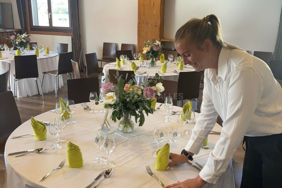 Equipe de service, dressage des tables