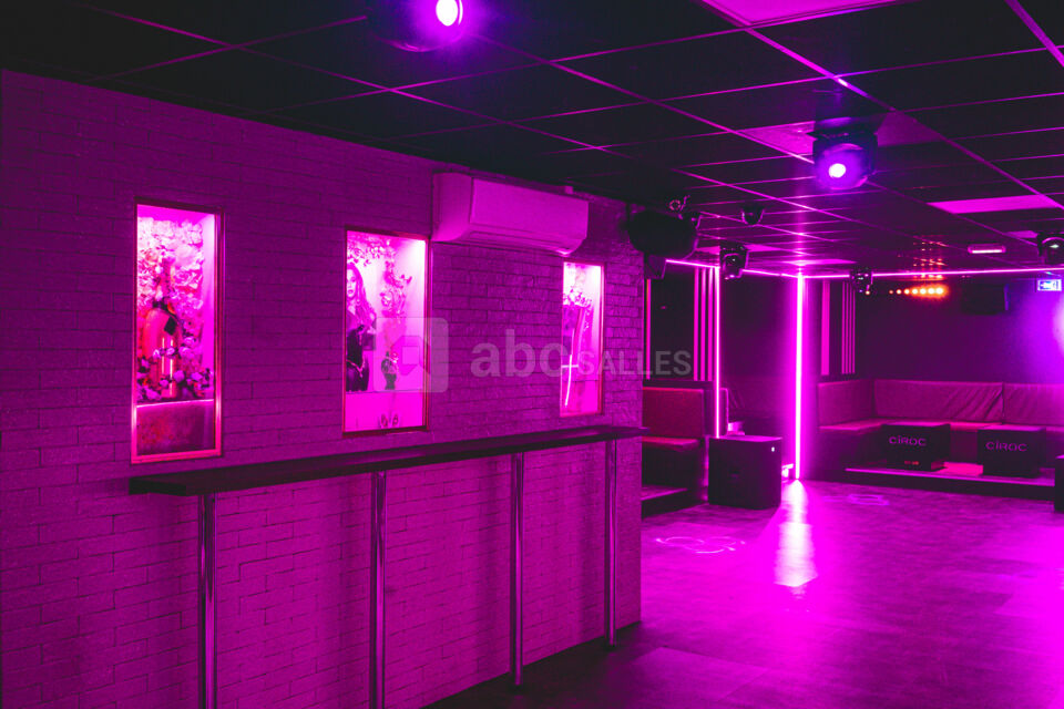 Queen Residential Club