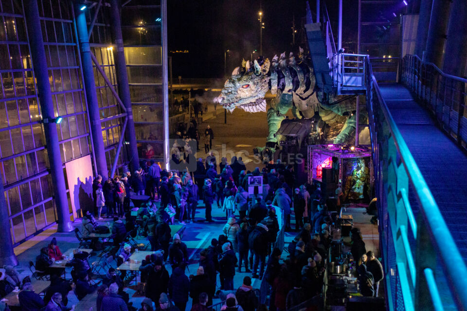 Nef du Dragon de Calais en configuration d'accueil soirée