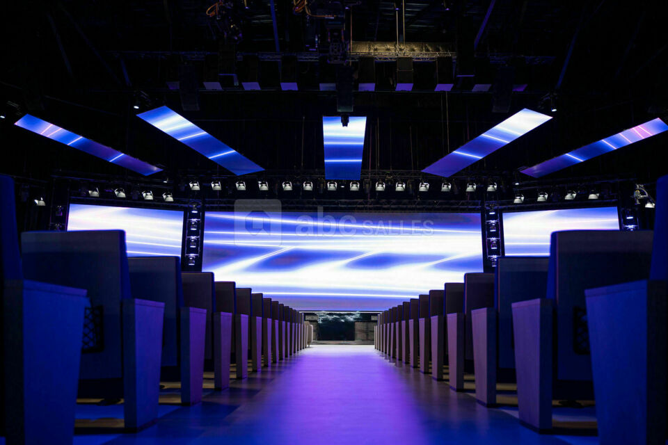 La Mega Place