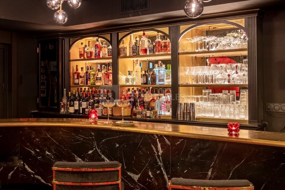 Bar
