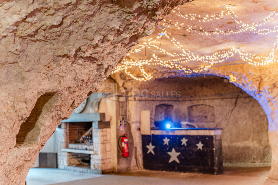 Salle des fêtes Troglodyte