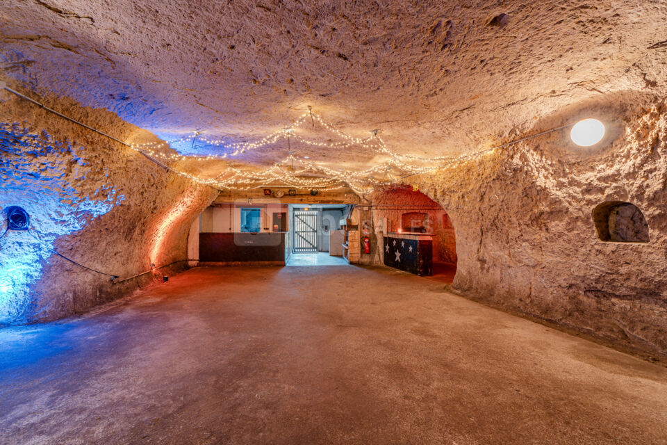 Salle des fêtes Troglodyte