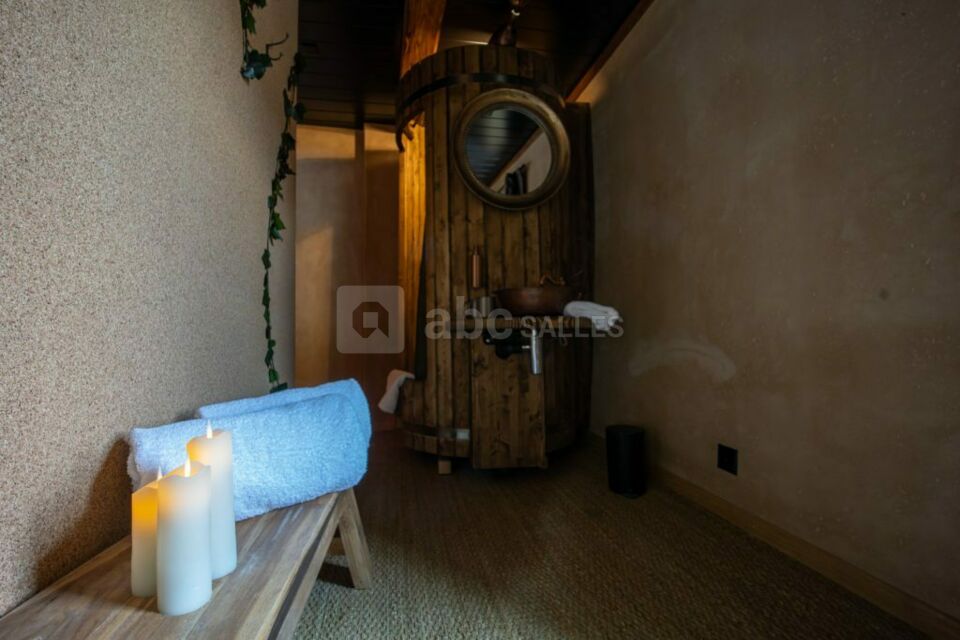 Peanut Medieval Lodge