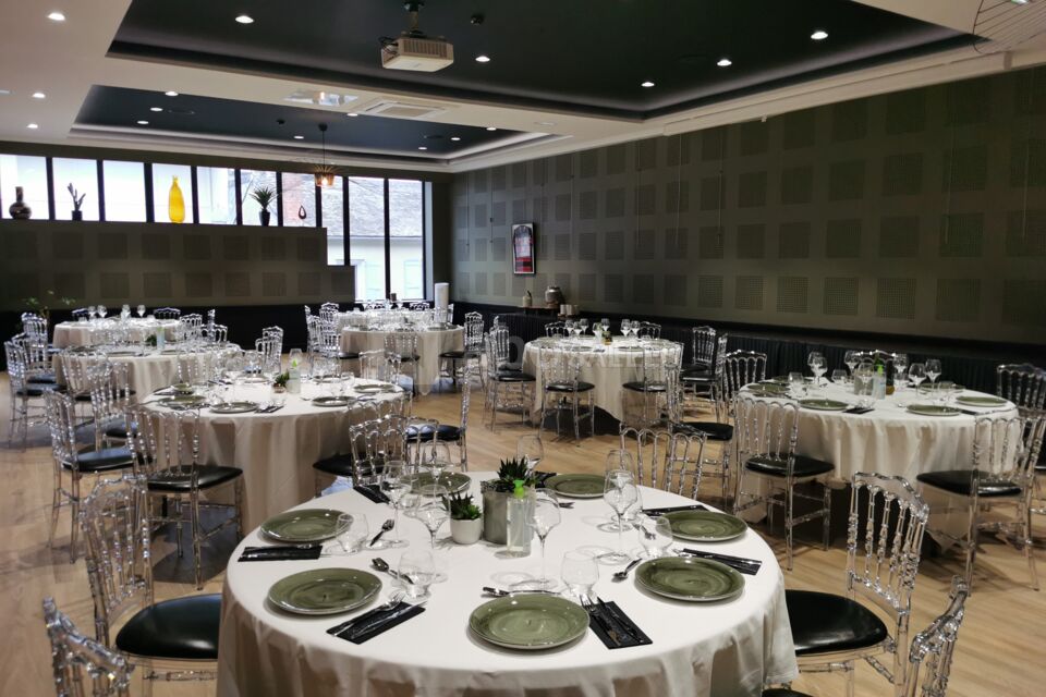 Salle C   125m2 .