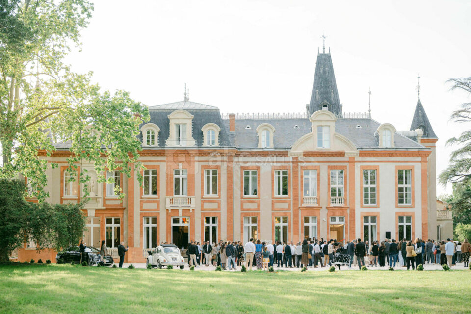 Parvis