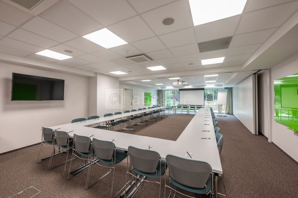 Salle de réunion double Buret-Cetturu