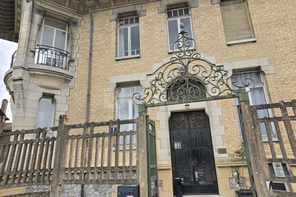 Villa : facade de l'entrée