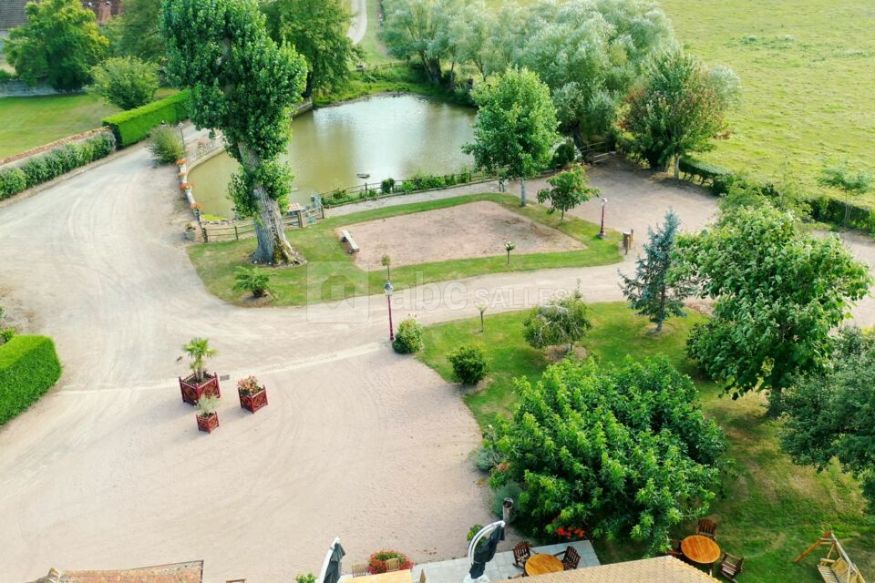 Vue aérienneparking, parc arboré