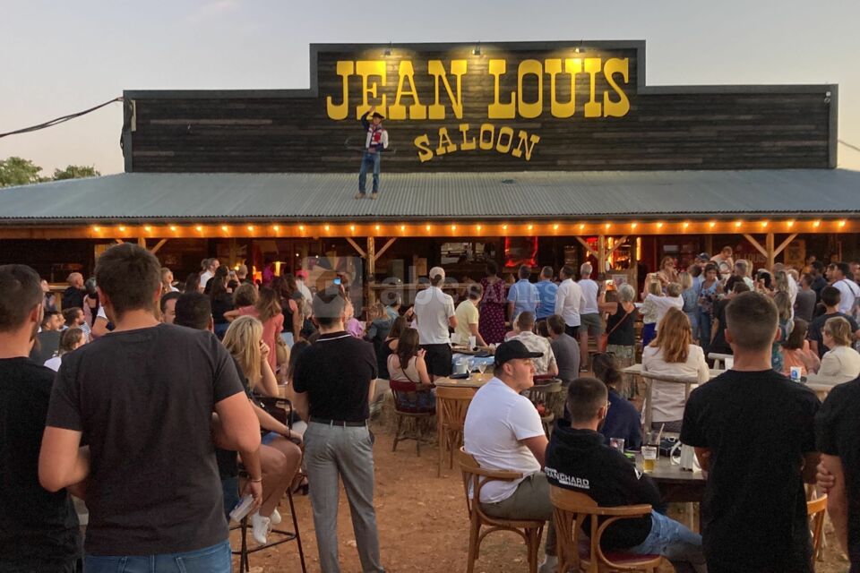 Jean Louis le Saloon