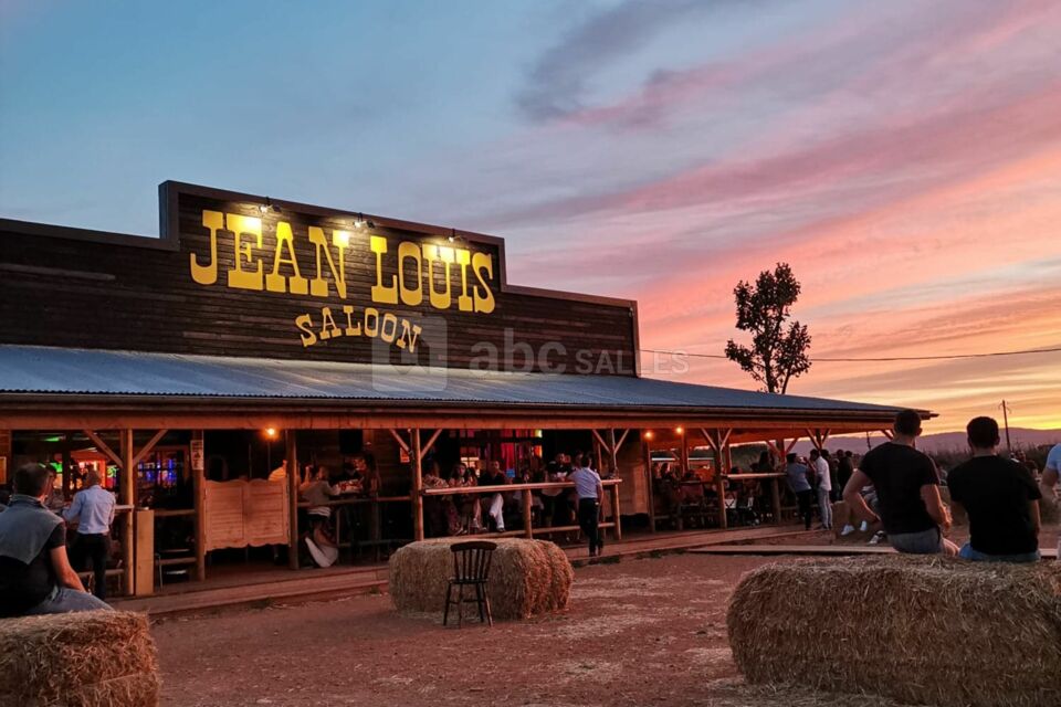 Jean Louis le Saloon