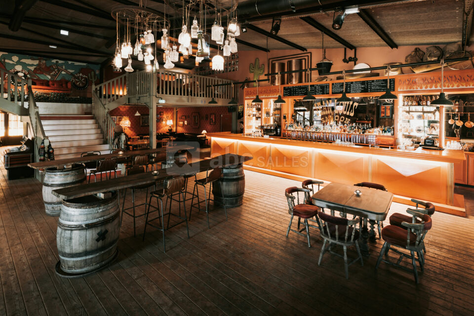 Le Bar intérieur du Saloon