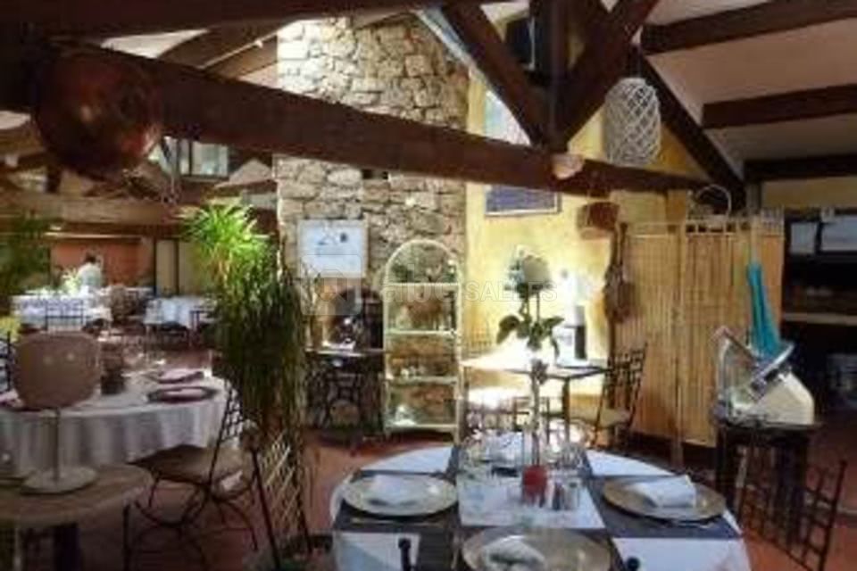 Les Écuries de l'Aube