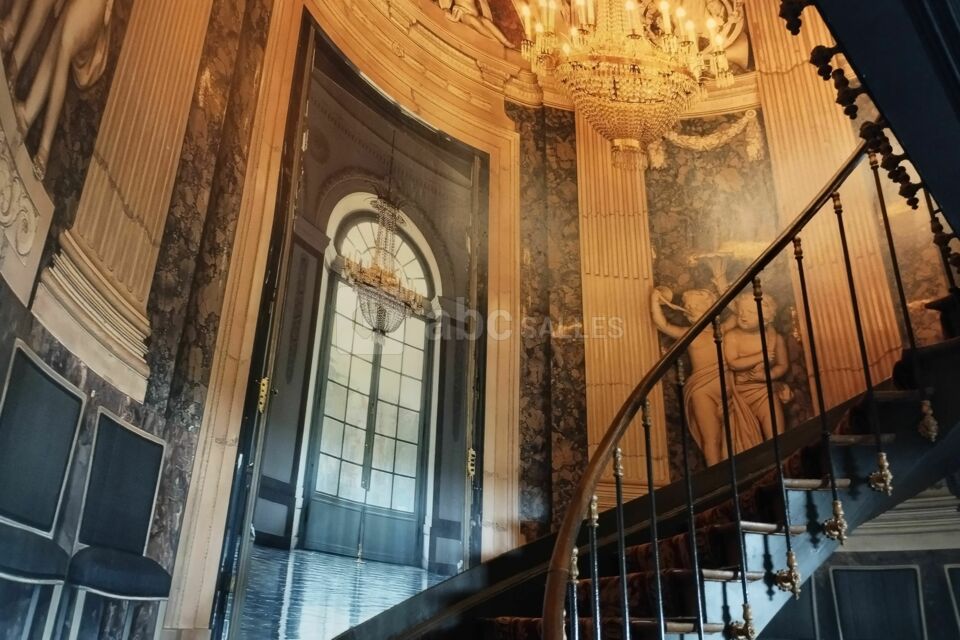 Le Palazzo Yes