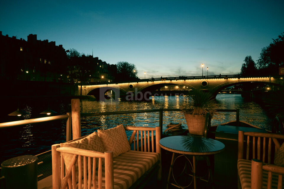 La petite terrasse de la salle de reception